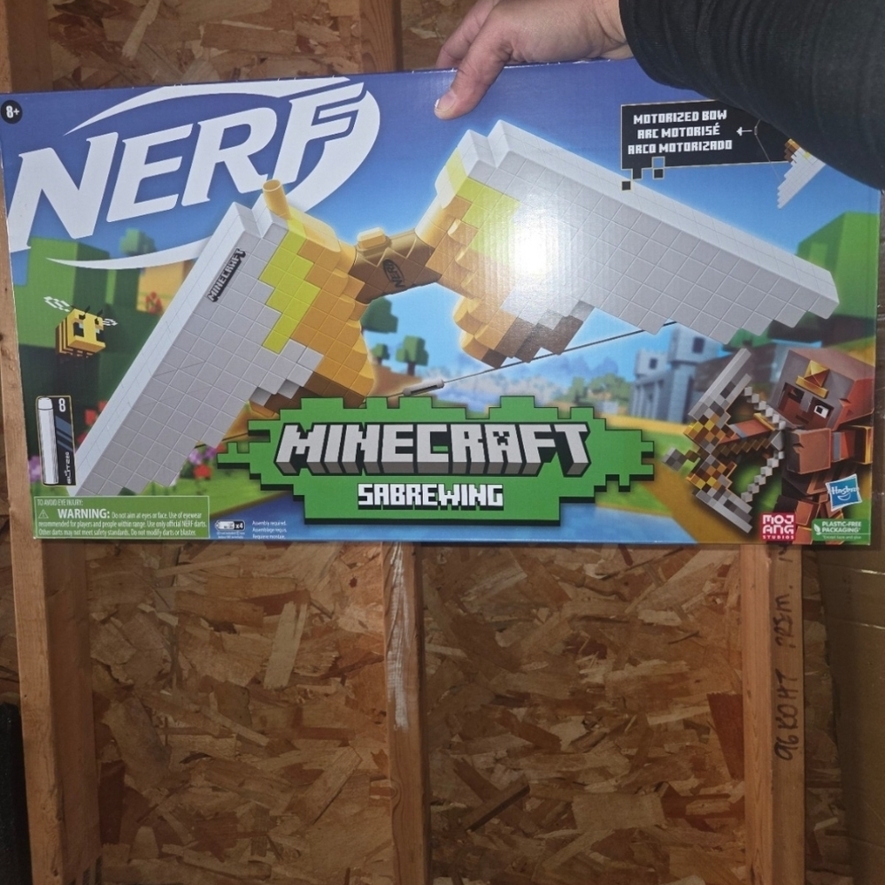 NERF Minecraft Sabrewing Bow - Yellow and White Design